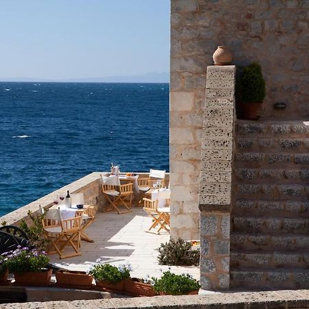 Hotel Mavromichalai Liménion Esterno foto