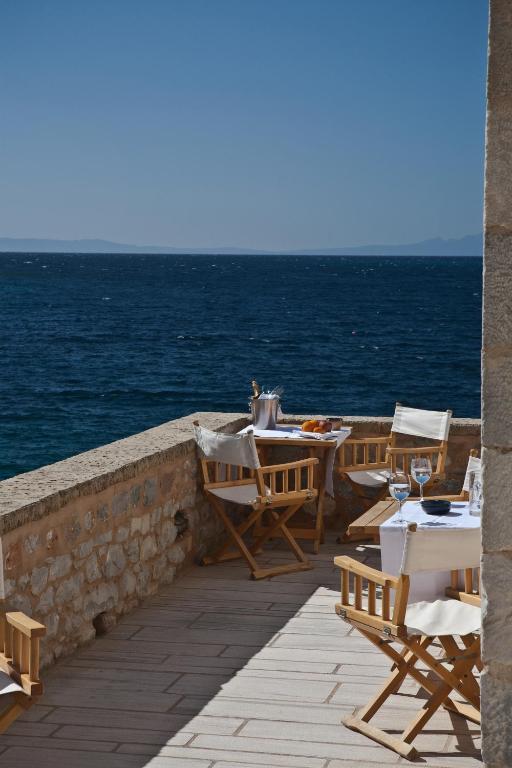 Hotel Mavromichalai Liménion Esterno foto