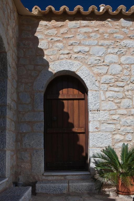 Hotel Mavromichalai Liménion Esterno foto