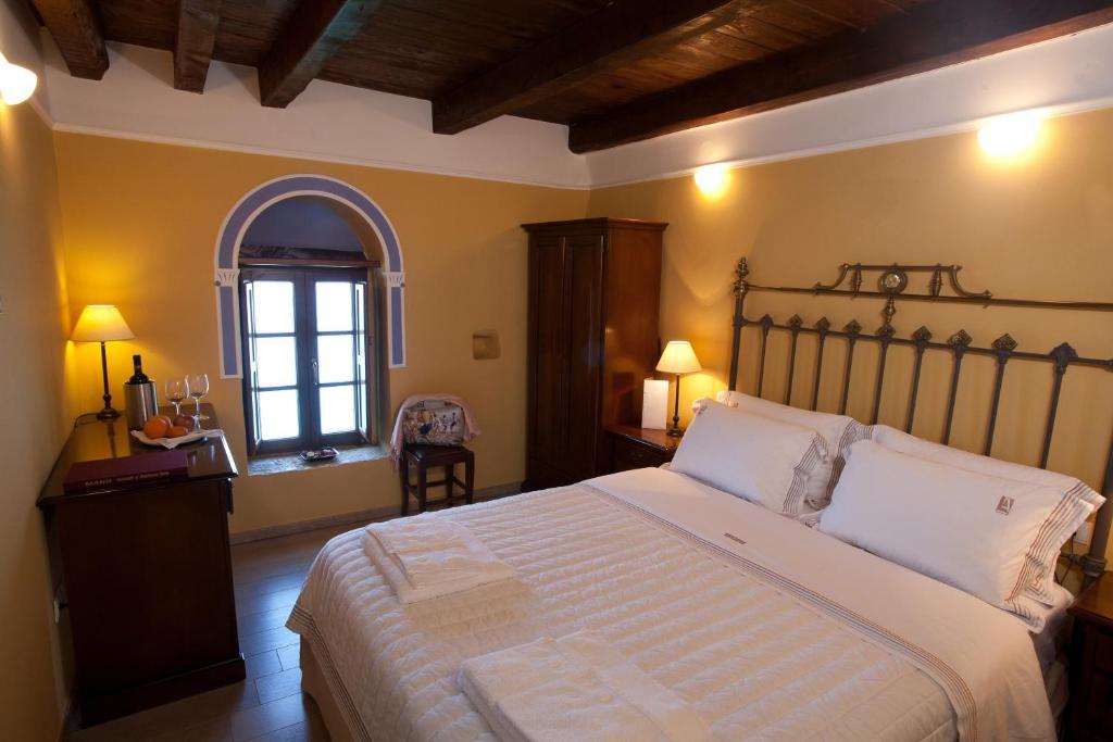 Hotel Mavromichalai Liménion Camera foto