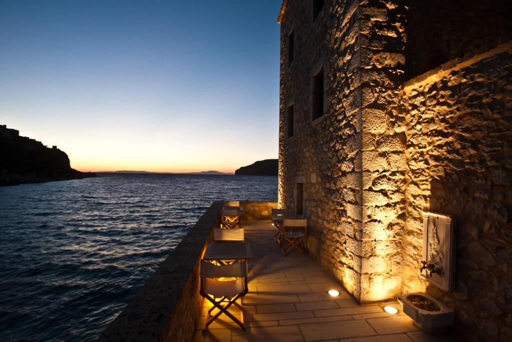 Hotel Mavromichalai Liménion Esterno foto