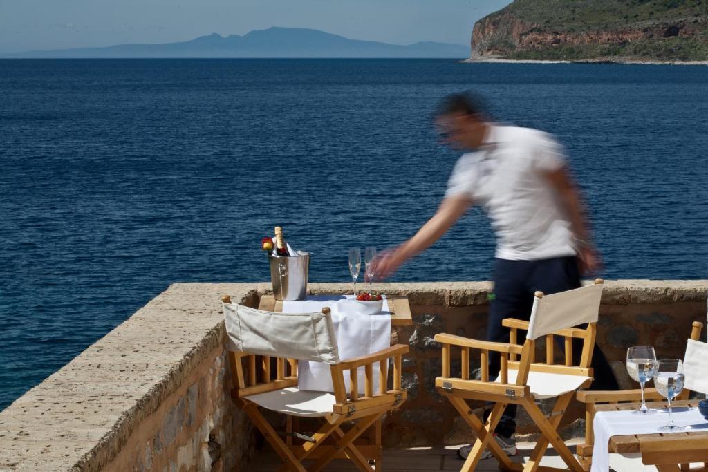 Hotel Mavromichalai Liménion Esterno foto