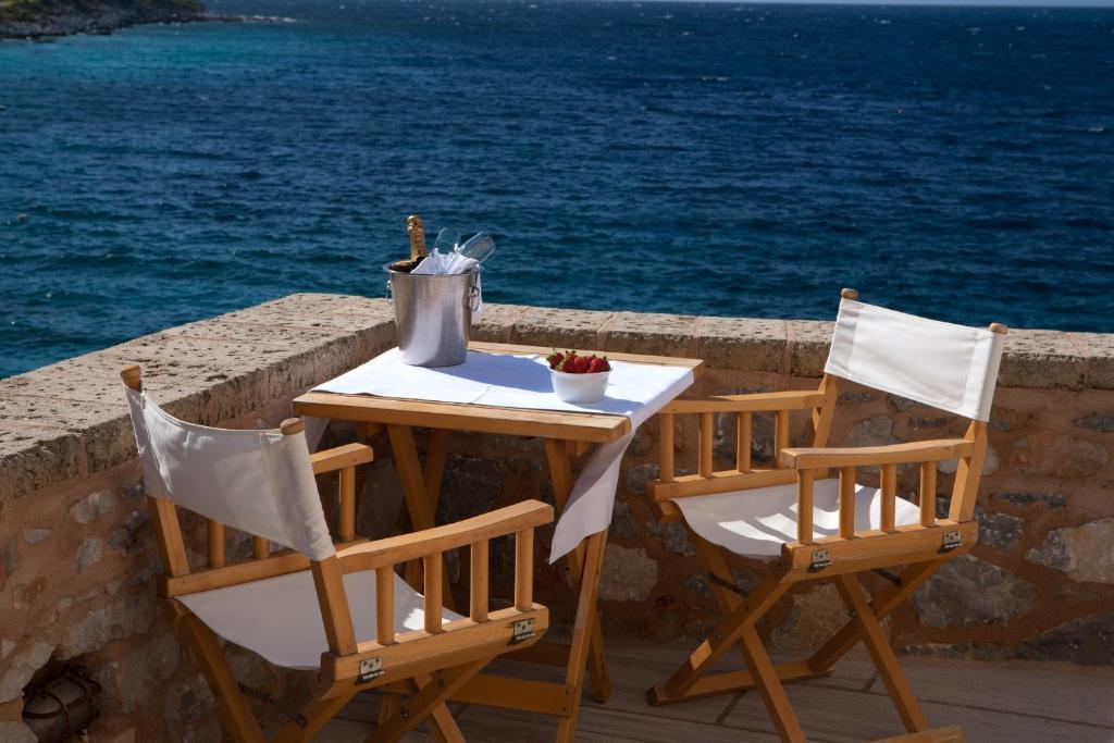 Hotel Mavromichalai Liménion Esterno foto